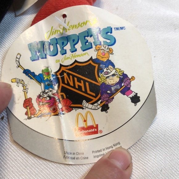 Vintage 1995 Hockey Animal Muppets with Skates and Helmet McDonalds Original Tag - Picture 9 of 9